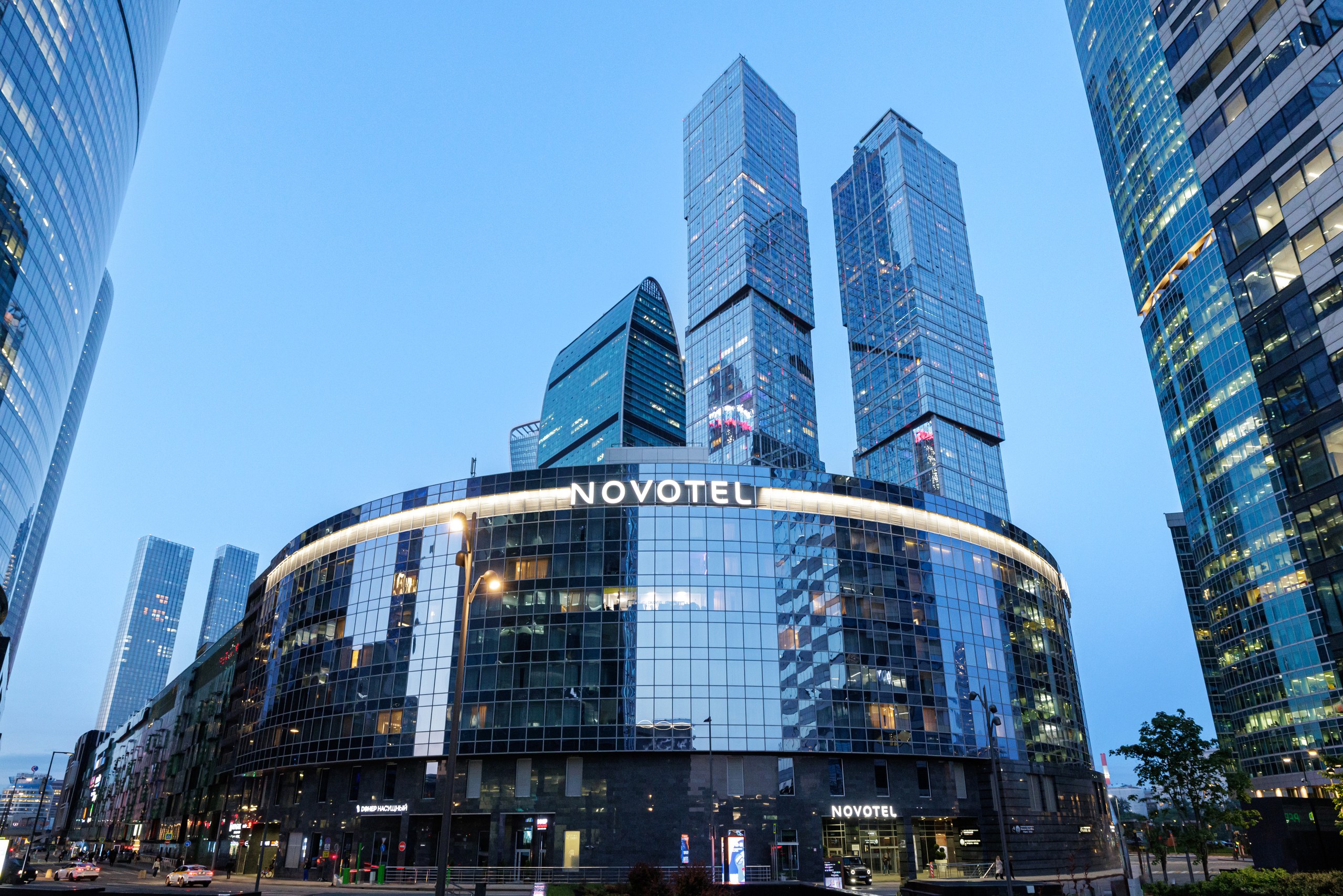 Фасад Novotel Москва Сити и деловой квартал
