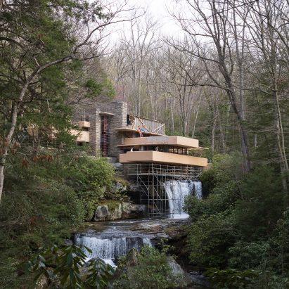 Шесть проектов по сохранению наследия Фрэнка Ллойда Райта: от ремонта Fallingwater до перемещения домов