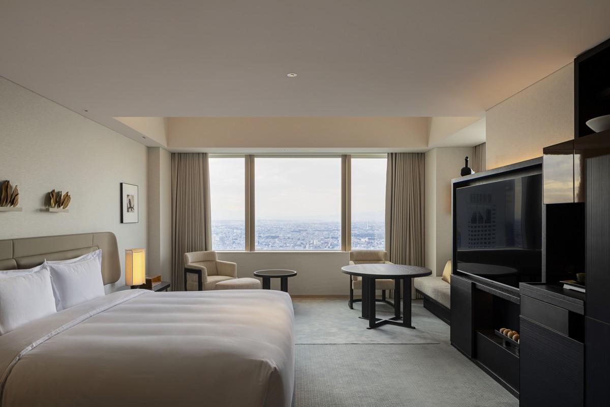 Реновация Park Hyatt Tokyo: как дизайнеры Jouin Manku сохранили дух иконного отеля из фильма «Теряя перевод»