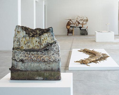 Выставка Nóema Craft Prize в Афинах: как 15 молодых мастеров переосмысливают греческое ремесло