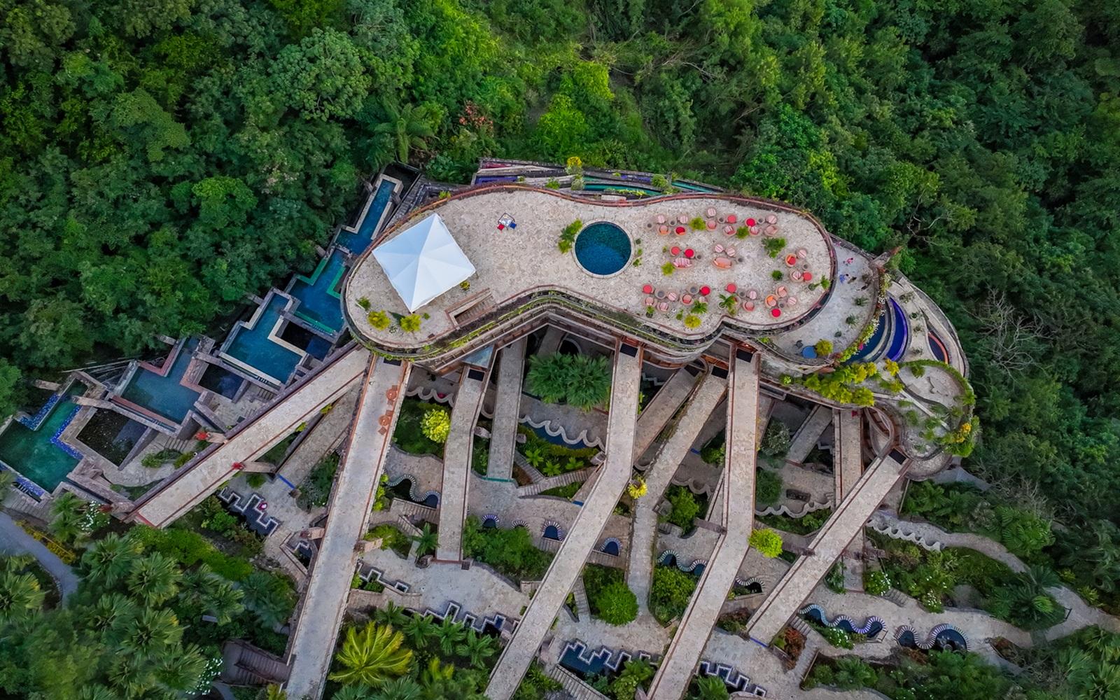 Отель Jade Mountain и Anse Chastanet на Сент-Люсии: 50-летний проект архитектора, который вырос из горы