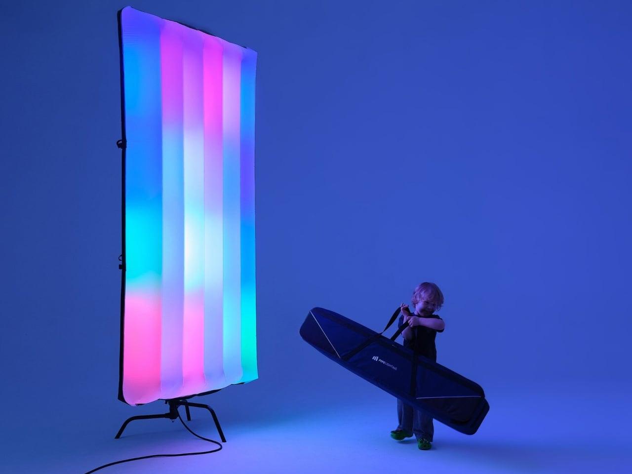 Надувные светильники ColorPipes в кафе