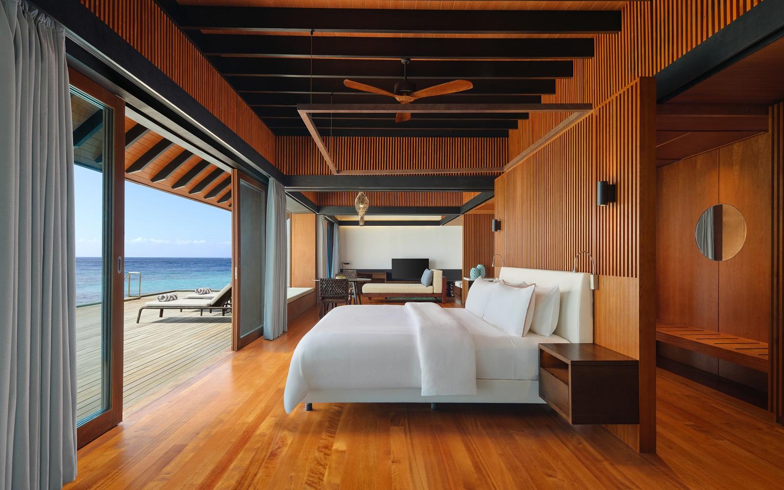 Как отель The Westin Maldives Miriandhoo Resort превращает сон в главный элемент путешествия